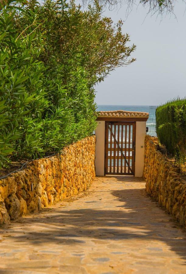 1Br Beachfront Complex - Mi Capricho Sitio de Calahonda Dış mekan fotoğraf